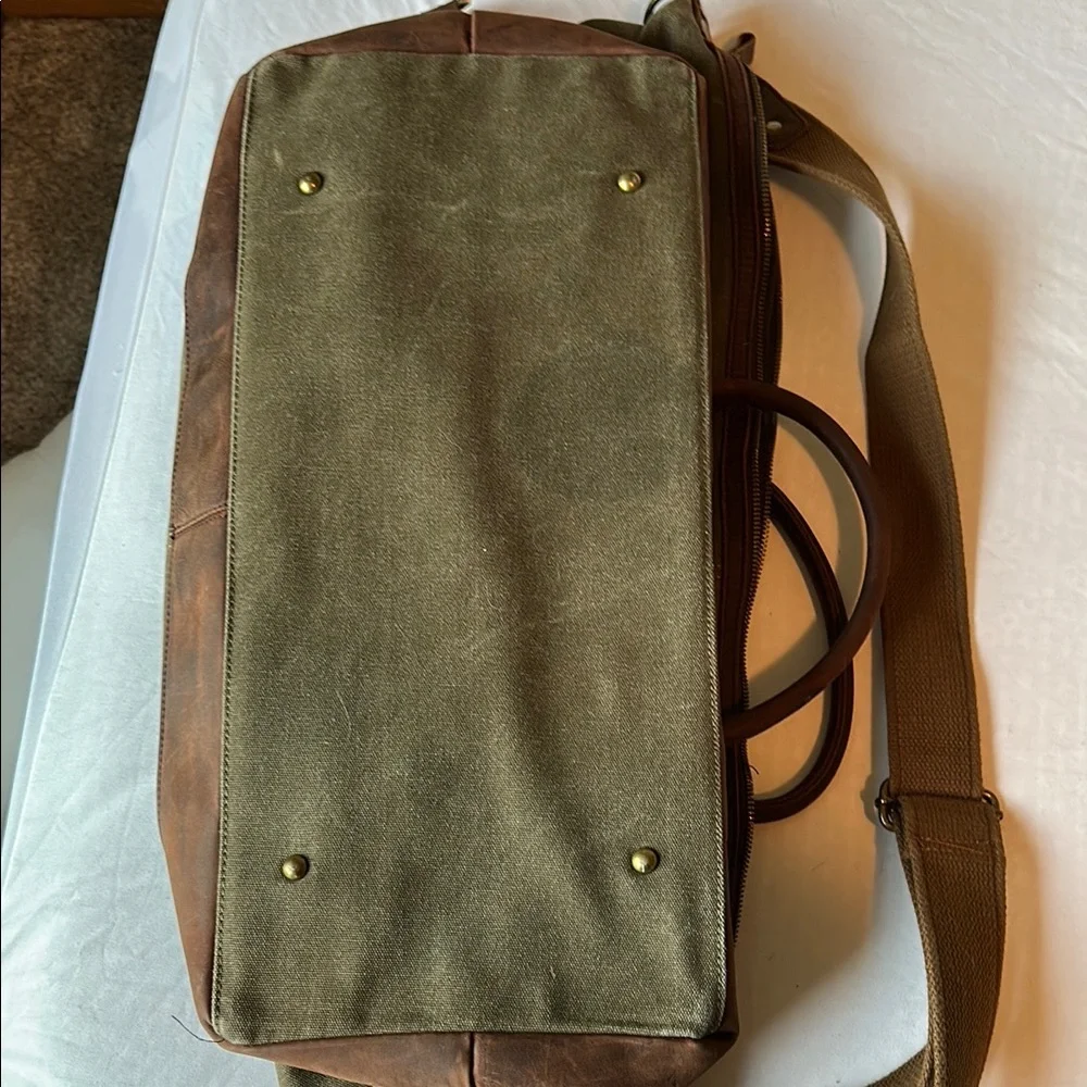 Westminster Kennel Club Olive Green Canvas Weekender Duffle Bag - Picture 5 of 6
